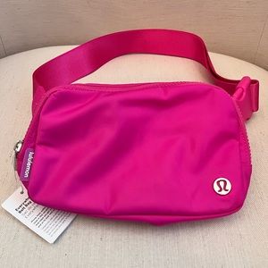 Lululemon SONIC PINK Everywhere Belt Bag (NWT)